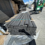 Ca. 107x Grenen afdeklatten zwart gecoat, 35x85mm, lengte 180cm